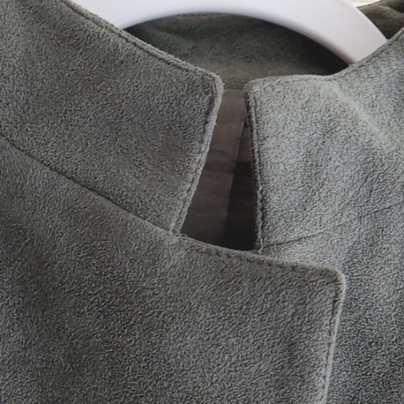 Brodkin | Vintage Soft Grey Ultra Suede Suit - Picture 4 of 12